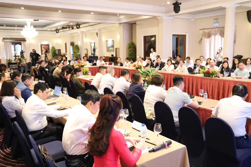 Các doanh nghiệp xuất khẩu tham gia đối thoại IMG_2250.JPG