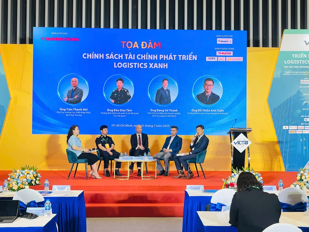 Tọa đàm diễn ra trong khuôn khổ Triển lãm quốc tế Logistics Việt Nam 2025 ef7d2d98b4493d176458.jpg