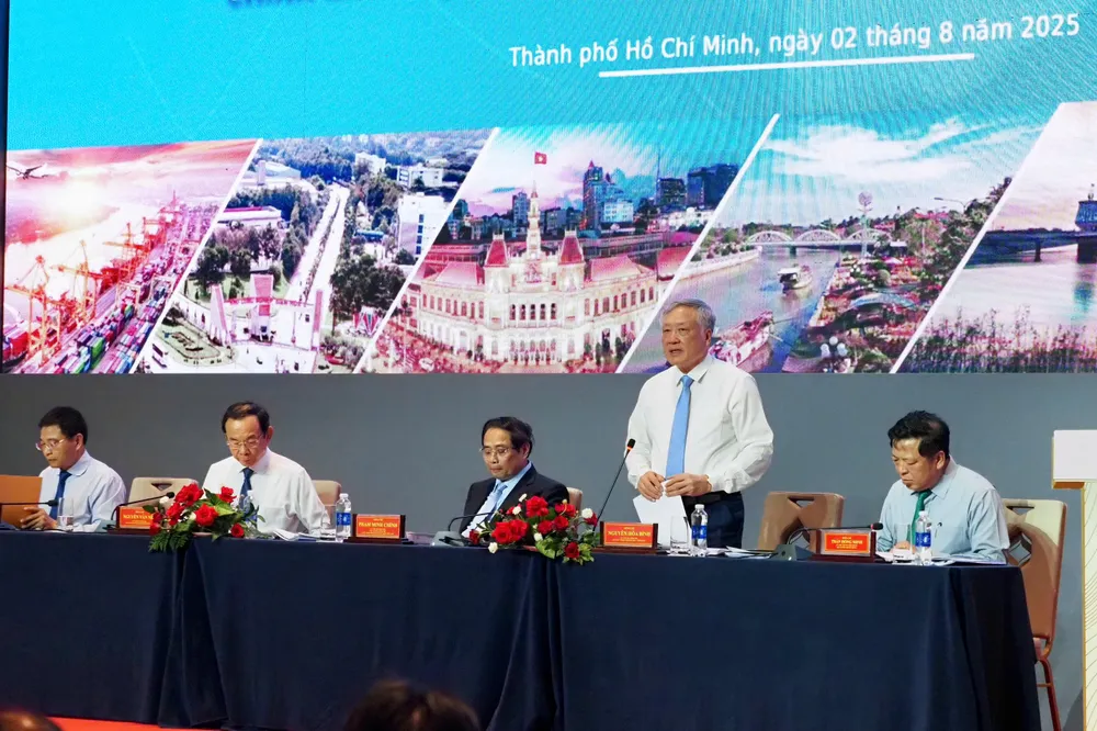 Phó Thủ tướng Thường trực Nguyễn Hòa Bình điều hành phiên họp. Ảnh: HOÀNG HÙNG 823db6fbe60e6f50361f.jpg