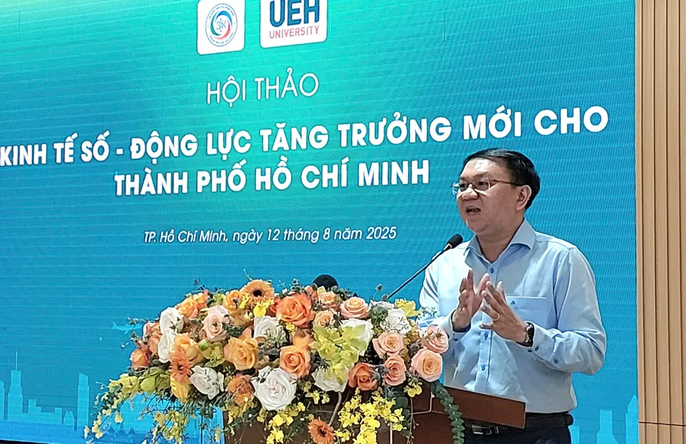 Giám đốc Sở KH-CN TPHCM Lâm Đình Thắng phát biểu tại hội thảo. Ảnh: MAI HOA ddc543c88bb603e85aa7.jpg