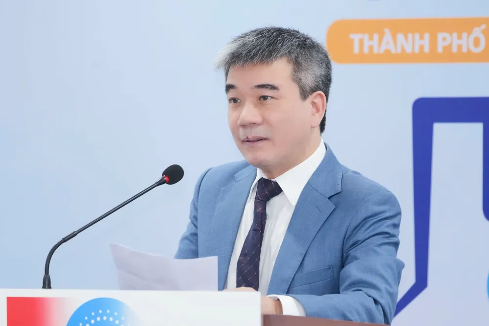 Г-н Нго Чунг Дунг, заместитель генерального секретаря IAV, рассказал о том, как страховые компании продвигают цифровизацию процесса выплаты компенсаций. fdcd8b0032b0bbeee2a1.jpg