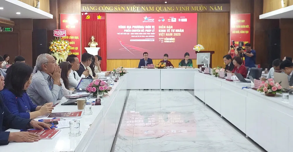 Hội thảo thuộc Diễn đàn Kinh tế tư nhân Việt Nam 2025, do Hội Doanh nhân trẻ Việt Nam tổ chức 12c3d213babc32e26bad.jpg