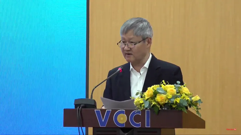 Ông Võ Tân Thành phát biểu tại diễn đàn Võ Tân Thành.png