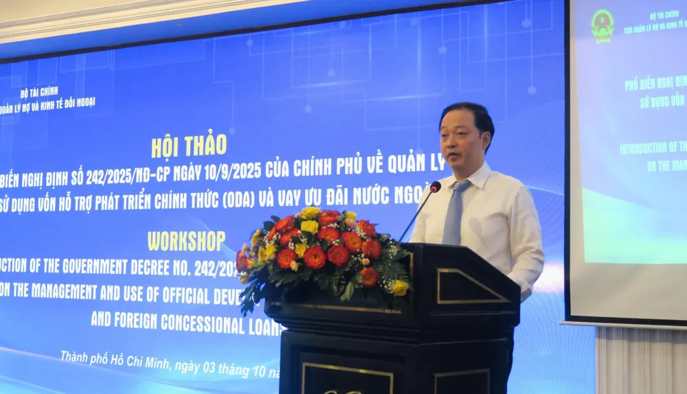 Cục trưởng Cục Quản lý nợ và Kinh tế đối ngoại Nguyễn Quốc Phương phát biểu tại hội thảo 51f09933bfbe35e06caf.jpg