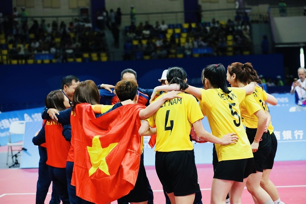 Vietnamese women's sepak takraw team celebrates their victory (Photo: SGGP) Vietnamese women's sepak takraw team celebrates their victory (Photo: SGGP)