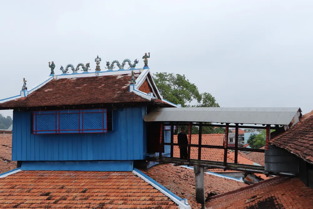 Вежа Фей, Вежа Будди та Вежа Небес з'єднані дерев'яними сходами. Фото: QUANG VU nha lon - long son 26.JPG