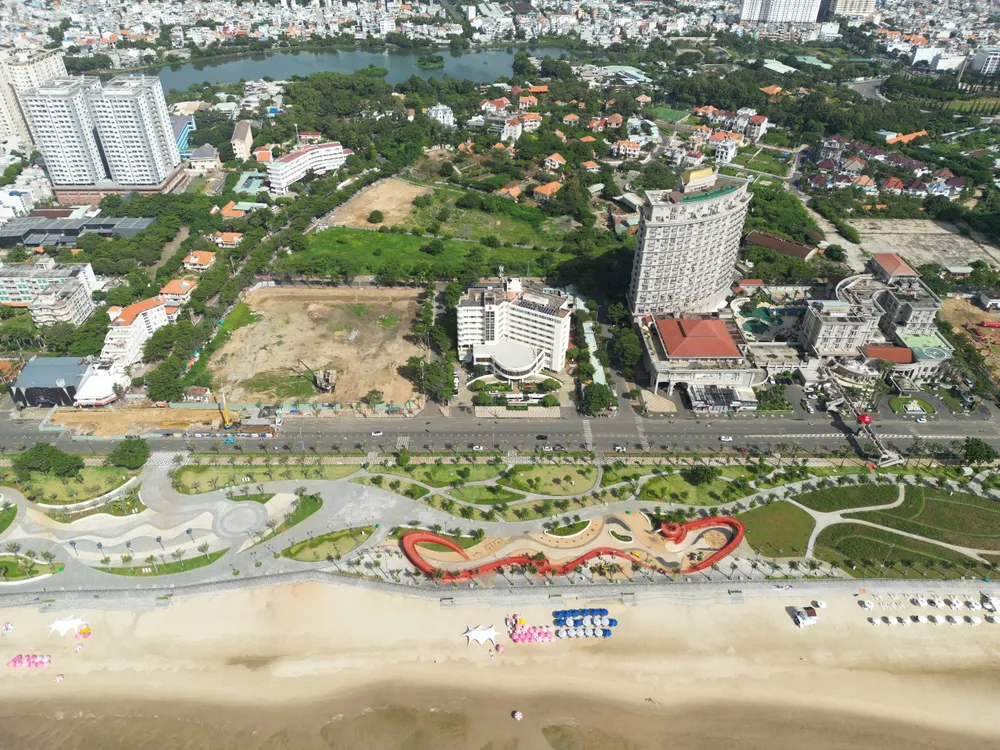 Dự án chỉnh trang trục đường Thùy Vân với tổng mức đầu tư hơn 1.000 tỷ đồng đã mang lại diện mạo mới cho phường Vũng Tàu. Ảnh: Q.V