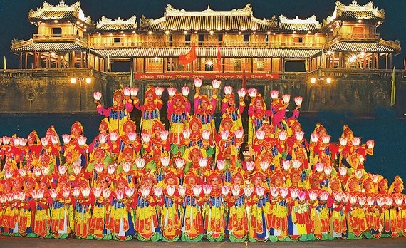 Biểu diễn Nhã nhạc tại Festival Huế