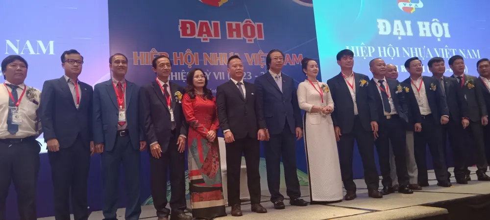 Hiệp hội nhựa Việt Nam ra mắt Ban chấp hành mới