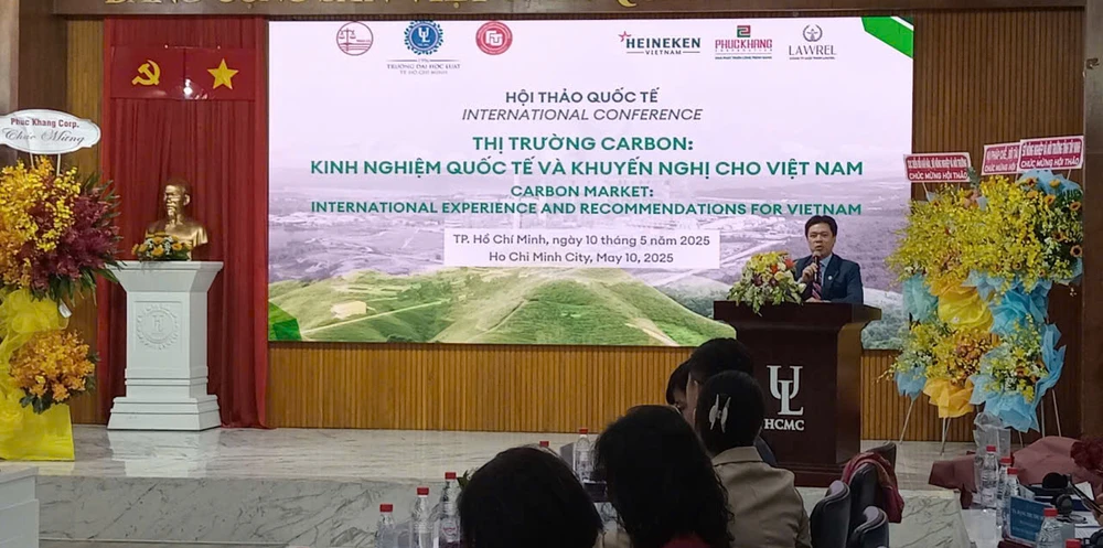 GS-TS Đỗ Văn Đại, Phó Hiệu trưởng Trường Đại học Luật TPHCM chia sẻ thông tin tại hội thảo. Ảnh: MINH HẢI z6586456061932_e179ebd042381db0317de8deb81c7d73.jpg