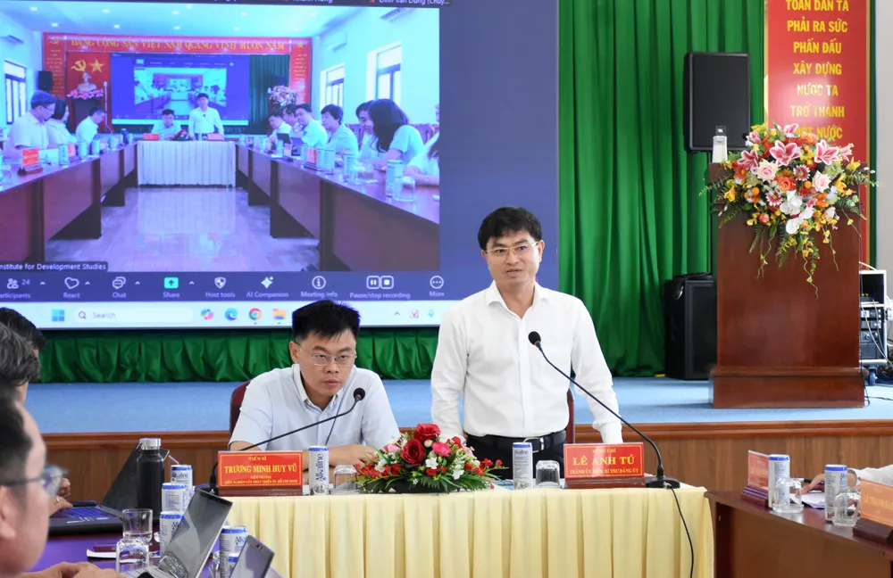 Đồng chí Lê Anh Tú, Bí thư Đảng ủy đặc khu Côn Đảo, TPHCM phát biểu tại hội thảo. Ảnh: BTC 1-DSC_3375.jpg