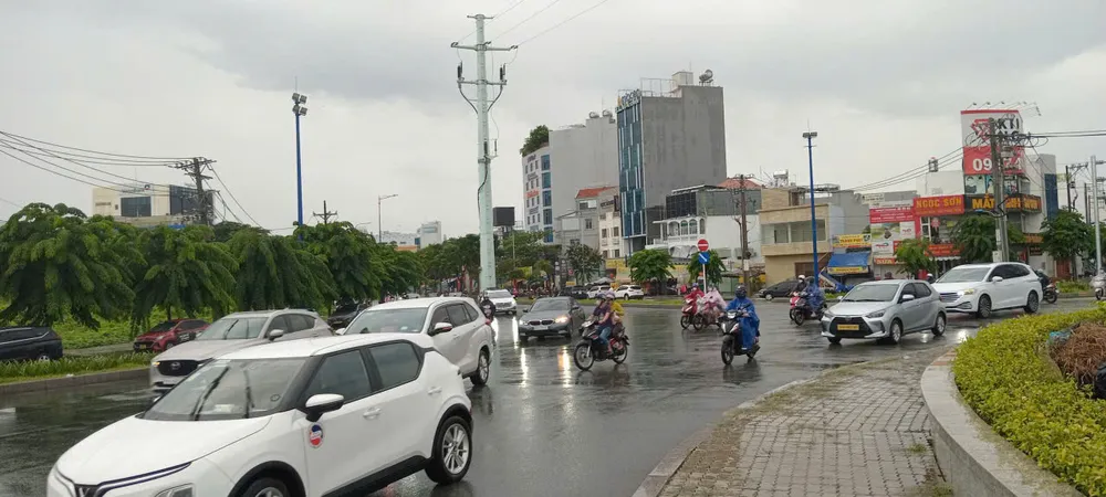 Dự báo TPHCM có mưa vừa, mưa to trong những ngày tới. Ảnh: MINH HẢI gen-n-z6932718956990_aea39fccb969f23635281c04724fe1ef.jpg