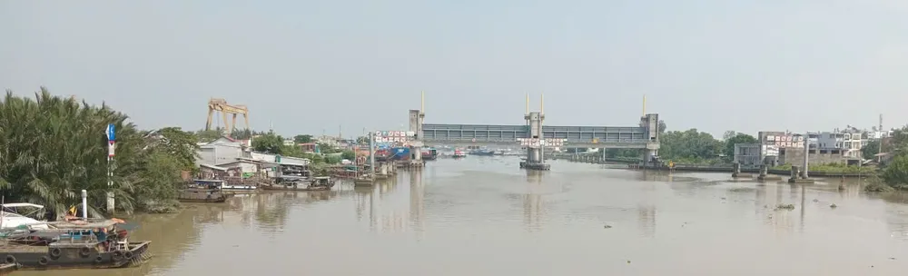 Air pasang besar di Bandar Ho Chi Minh. Foto: MINH HAI gen-n-z7226301368273_e673bd28248087b1a77120cd23405453.jpg