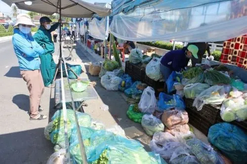 Tiệm hớt tóc, sửa xe, tạp hóa tại Khánh Hòa được hoạt động trở lại ảnh 2 Tiệm hớt tóc, sửa xe, tạp hóa tại Khánh Hòa được hoạt động trở lại ảnh 2