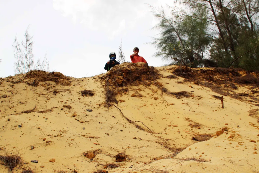 Kiểm điểm Phó giám đốc Sở TN-MT, Chủ tịch xã để DN moi rút titan trái phép  ảnh 2