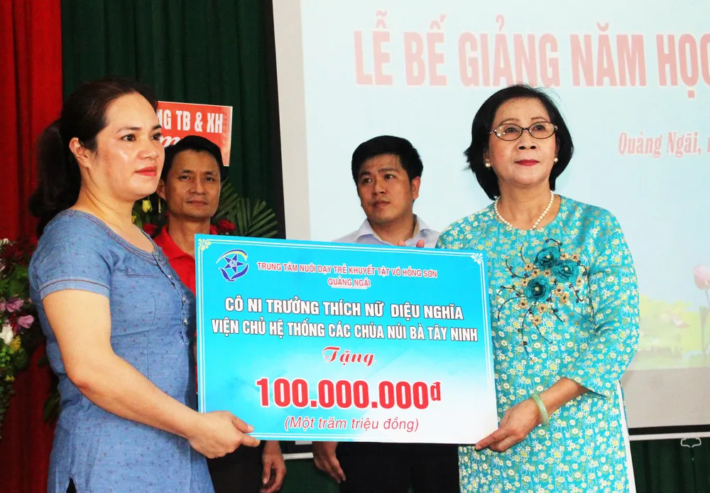 2,3 tỷ đồng ủng hộ Trung tâm Nuôi dạy trẻ khuyết tật Võ Hồng Sơn ảnh 13 2,3 tỷ đồng ủng hộ Trung tâm Nuôi dạy trẻ khuyết tật Võ Hồng Sơn ảnh 13