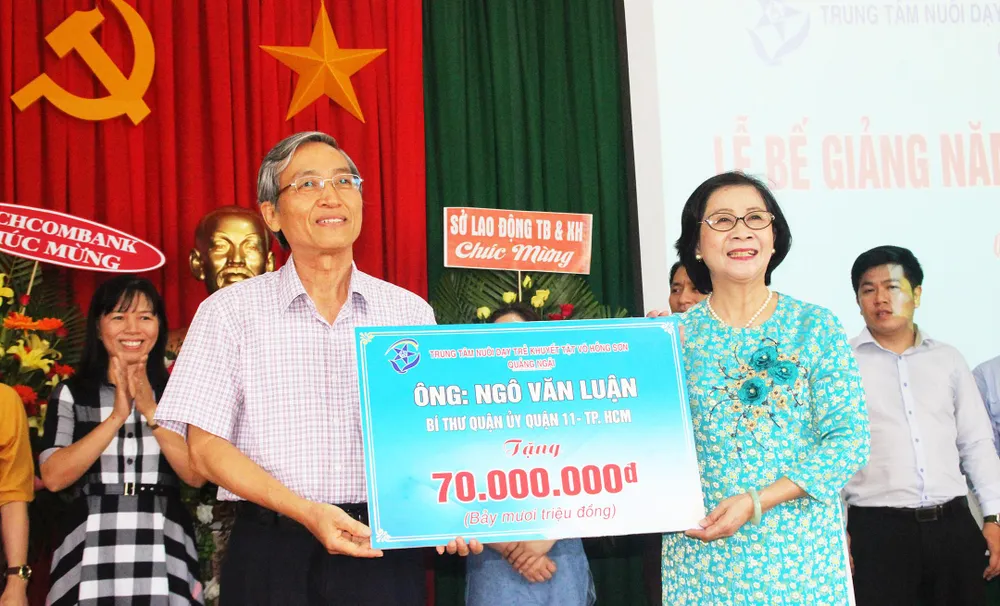 2,3 tỷ đồng ủng hộ Trung tâm Nuôi dạy trẻ khuyết tật Võ Hồng Sơn ảnh 11 2,3 tỷ đồng ủng hộ Trung tâm Nuôi dạy trẻ khuyết tật Võ Hồng Sơn ảnh 11