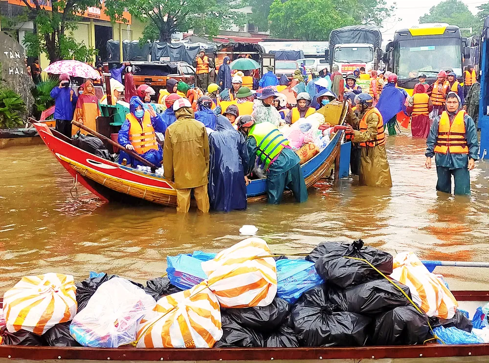 Người dân Lệ Thủy kiệt quệ vì lũ ảnh 2