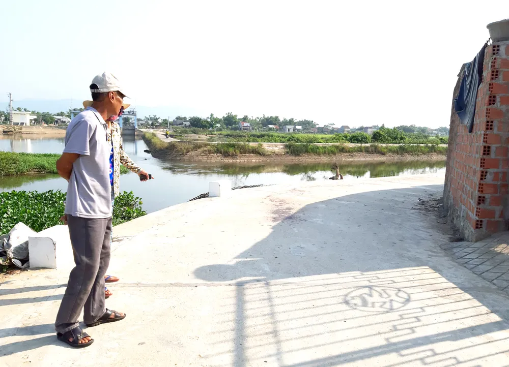 Bắt khẩn cấp  đối tượng chém hàng xóm tử vong ảnh 2 Bắt khẩn cấp  đối tượng chém hàng xóm tử vong ảnh 2