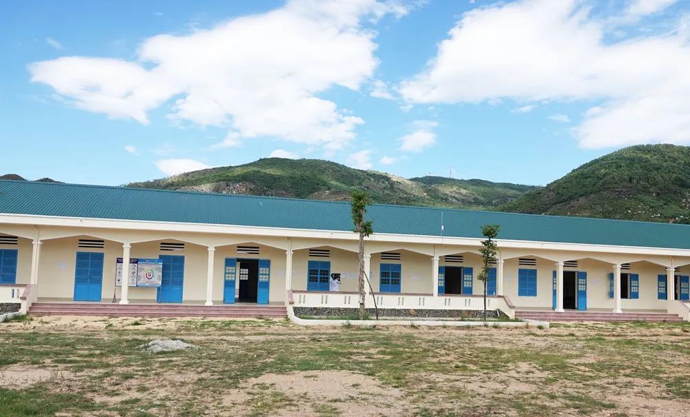 Chuyến bay đầu tiên đưa 197 công dân Bình Định từ TPHCM về quê ảnh 17