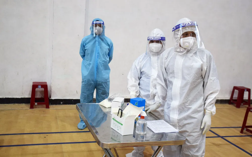 20 chuyến xe đón gần 400 người dân Phú Yên từ TPHCM về quê ảnh 3