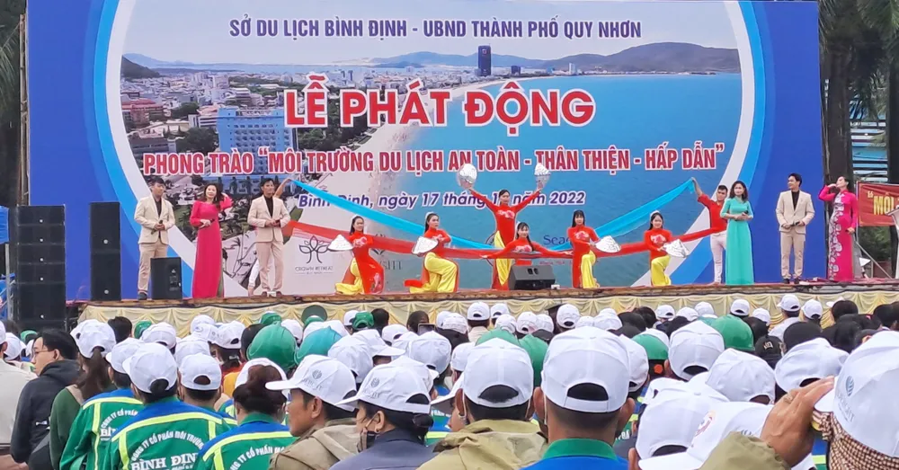 Bình Định vừa phát động phong trào du lịch an toàn, thân thiện, hấp dẫn tại TP Quy Nhơn Bình Định vừa phát động phong trào du lịch an toàn, thân thiện, hấp dẫn tại TP Quy Nhơn