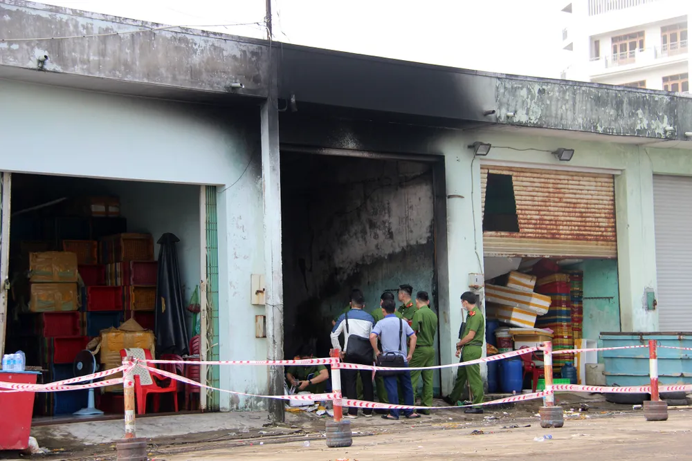 Khu vực hiện trường đang được điều tra, làm rõ Khu vực hiện trường đang được điều tra, làm rõ