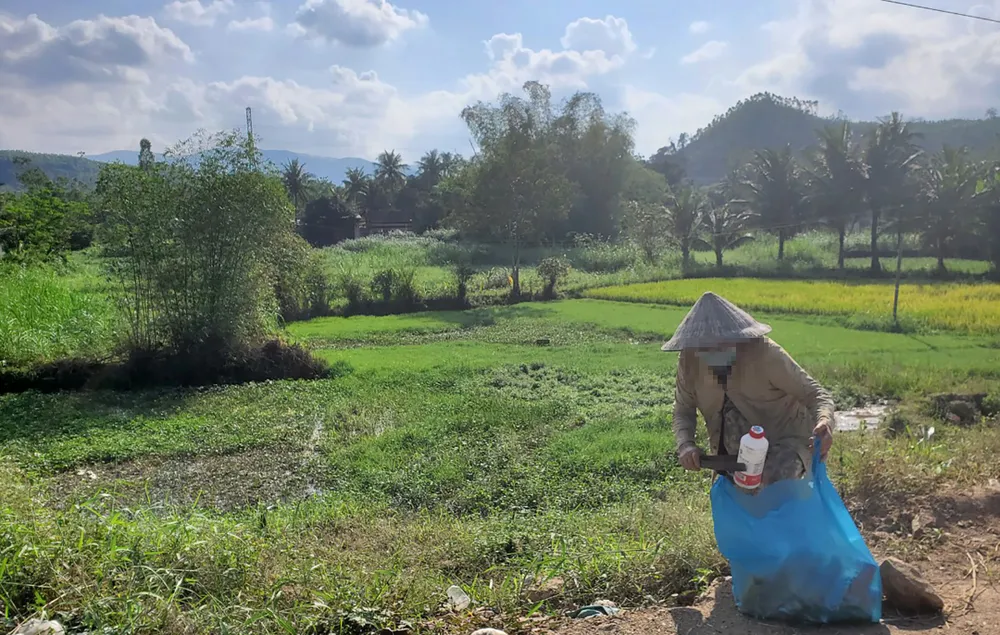 Dư luận địa phương vẫn chưa hết xôn xao về chuyện nhận 4,18 lạng gạo thiếu đói