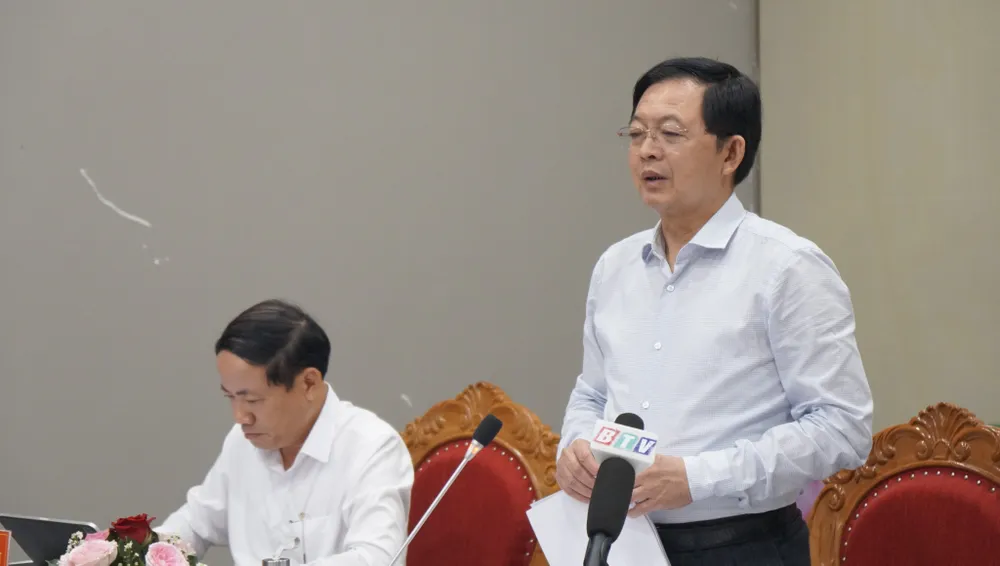 Ông Hồ Quốc Dũng, Bí thư Tỉnh ủy, Chủ tịch HĐND tỉnh Bình Định chỉ đạo tại buổi làm việc