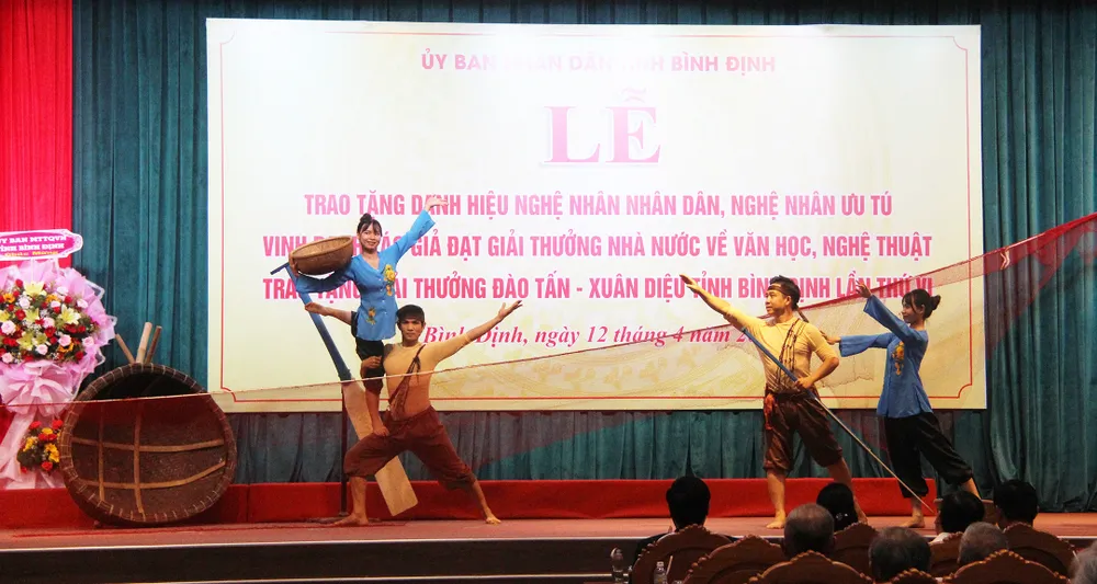 Tiết mục văn nghệ chào mừng buổi lễ