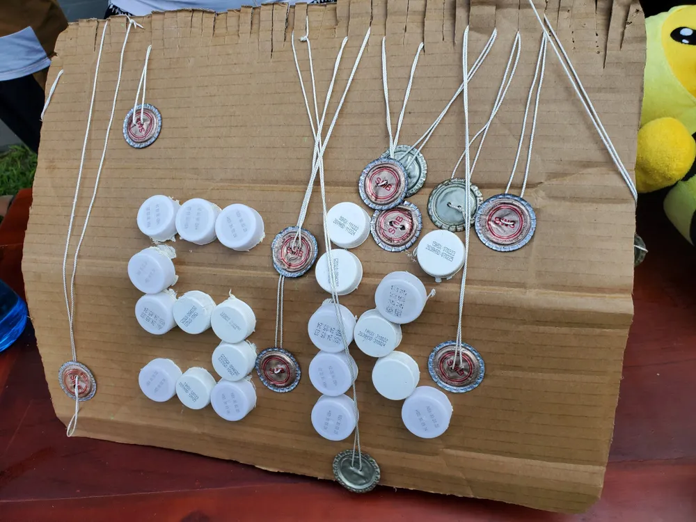 Gian hàng tái chế từ rác thải rất đẹp mắt. Ảnh: NGỌC OAI Gian hàng tái chế từ rác thải rất đẹp mắt. Ảnh: NGỌC OAI