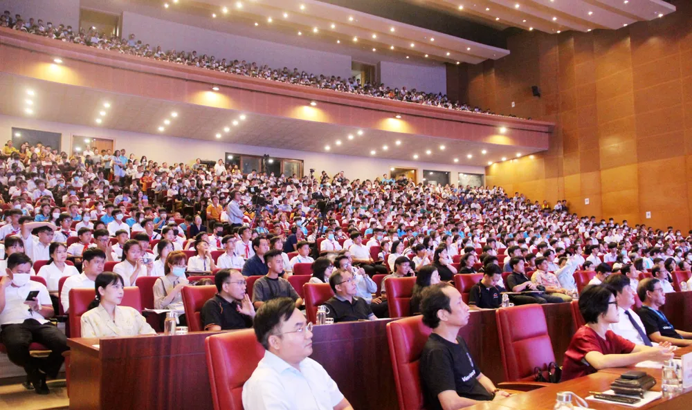 Hơn 1.000 bạn trẻ tham gia sự kiện Hơn 1.000 bạn trẻ tham gia sự kiện