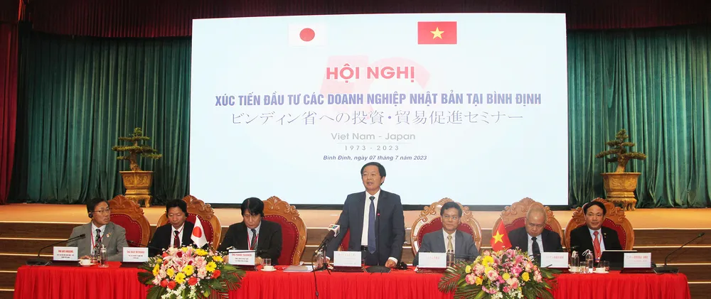 Bí thư Tỉnh ủy Bình Định kết luận tại hội nghị Bí thư Tỉnh ủy Bình Định kết luận tại hội nghị