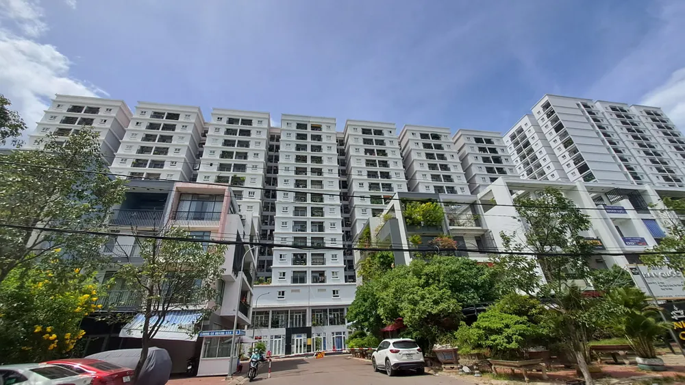 Toàn cảnh tòa chung cư từ bên ngoài - nơi xảy ra nhiều phản ánh của các cư dân Toàn cảnh tòa chung cư từ bên ngoài - nơi xảy ra nhiều phản ánh của các cư dân