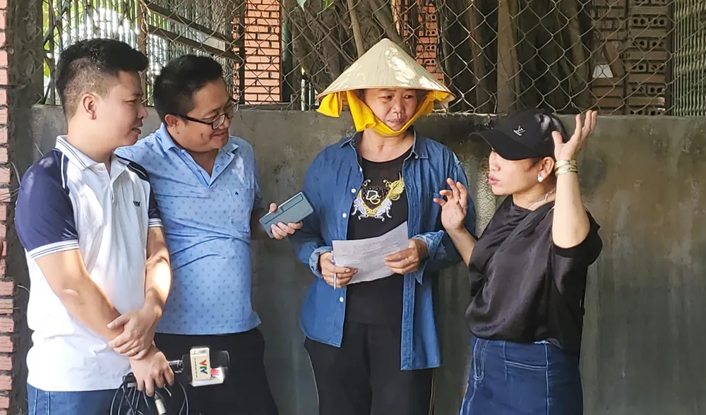 Người dân ở tổ 5 vô cùng bức xúc "tố giác" nhà máy bia xả thải khiến đời sống họ bị đảo lộn