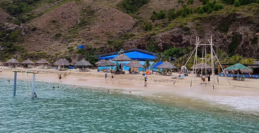 Điểm du lịch ven biển Quy Nhơn thưa vắng khách trong kỳ nghỉ lễ 2-9. Ảnh: NGỌC OAI Điểm du lịch ven biển Quy Nhơn thưa vắng khách trong kỳ nghỉ lễ 2-9. Ảnh: NGỌC OAI