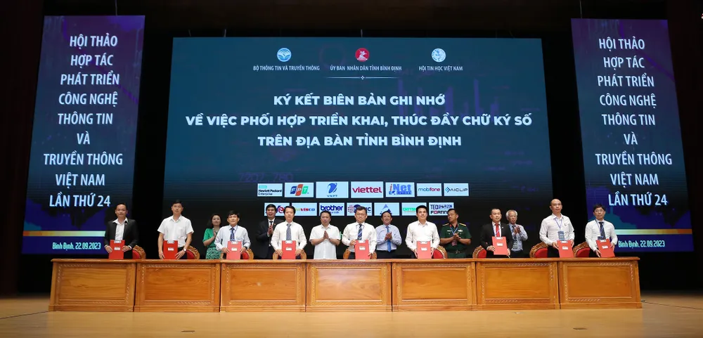 Các địa phương, doanh nghiệp ký kết ghi nhớ hợp tác tại hội thảo Các địa phương, doanh nghiệp ký kết ghi nhớ hợp tác tại hội thảo