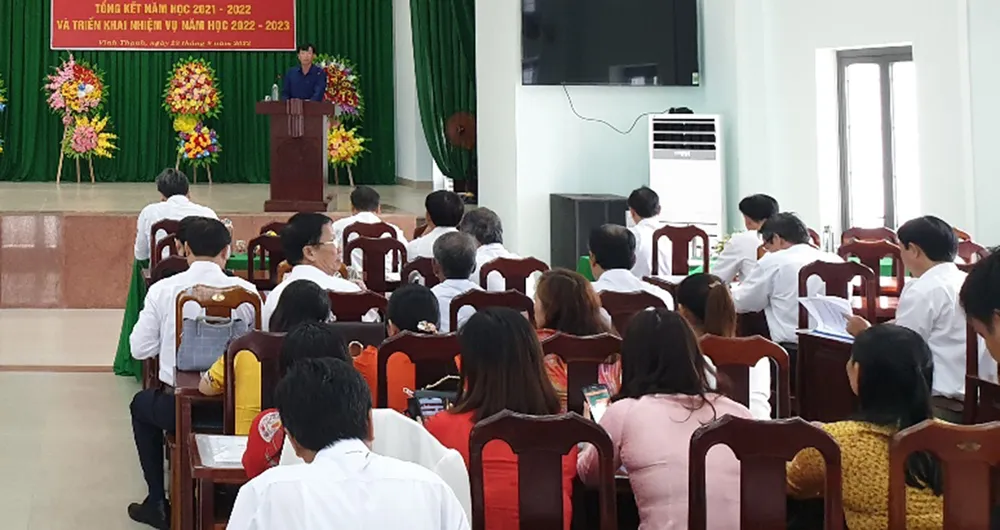 Giáo viên ở huyện Vĩnh Thạnh tham dự hội nghị (Ảnh minh họa)