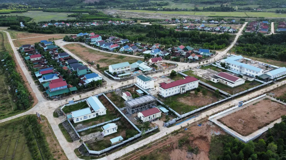 Nhiều công trình, dự án phát triển hạ tầng đang giúp người dân miền núi An Lão có đời sống tốt hơn