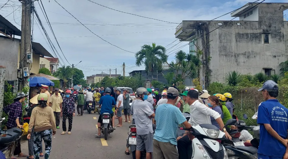 Người dân địa phương vô cùng hoang mang, xót xa trước vụ việc. Ảnh: XH. Người dân địa phương vô cùng hoang mang, xót xa trước vụ việc. Ảnh: XH.