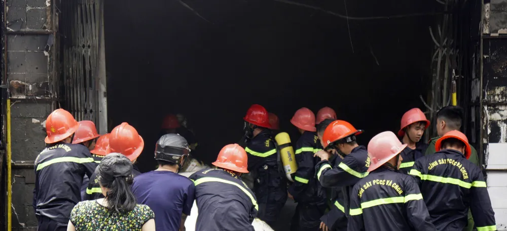 140 cán bộ, chiến sĩ cảnh sát chữa cháy được huy động để dập lửa 140 cán bộ, chiến sĩ cảnh sát chữa cháy được huy động để dập lửa