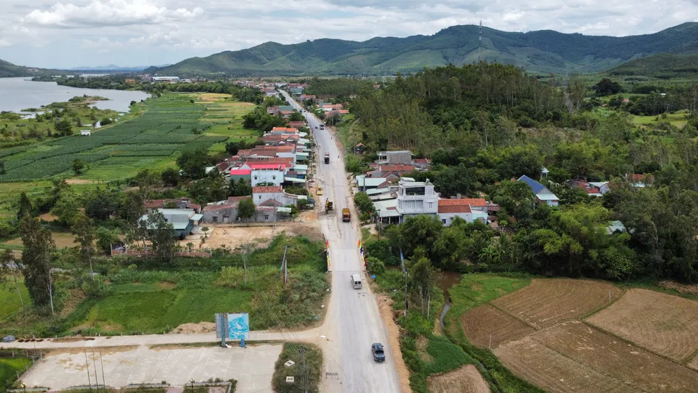 Huyện Tây Sơn là huyện khó khăn của tỉnh Bình Định Huyện Tây Sơn là huyện khó khăn của tỉnh Bình Định