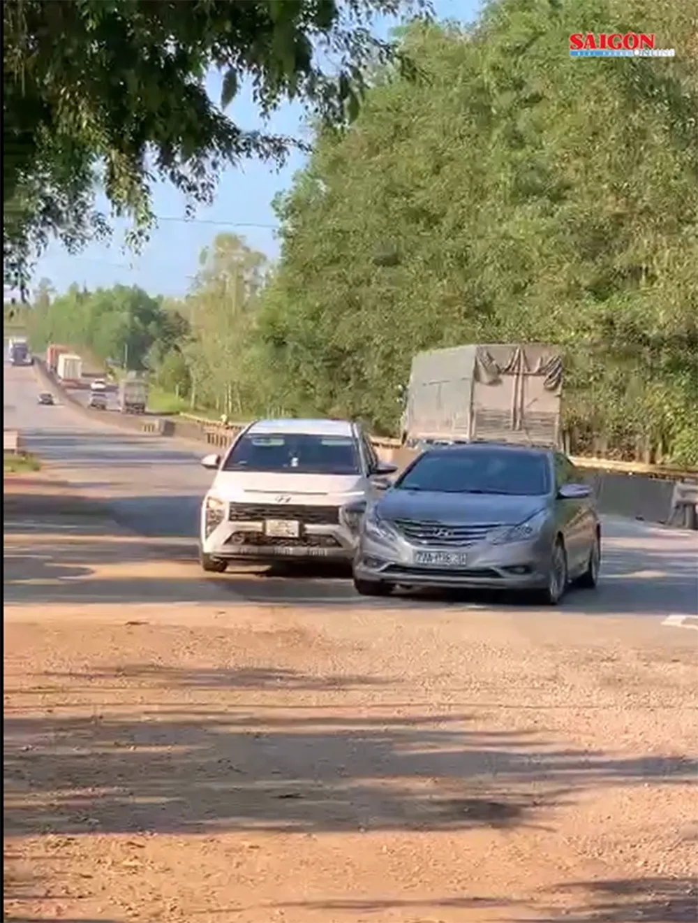 Lực lượng CSGT tiến hành dừng phương tiện kiểm tra Screenshot 2024-03-29 111951.jpg