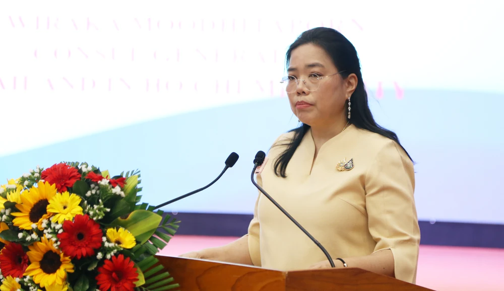 Bà Wiraka Moodhitaporn - Tổng Lãnh sự Thái Lan tại TPHCM phát biểu tại sự kiện IMG_7365.JPG