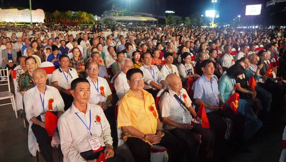 Các nhân chứng, thân nhân gia đình tập kết ra Bắc có mặt tại sự kiện DSC06795.JPG