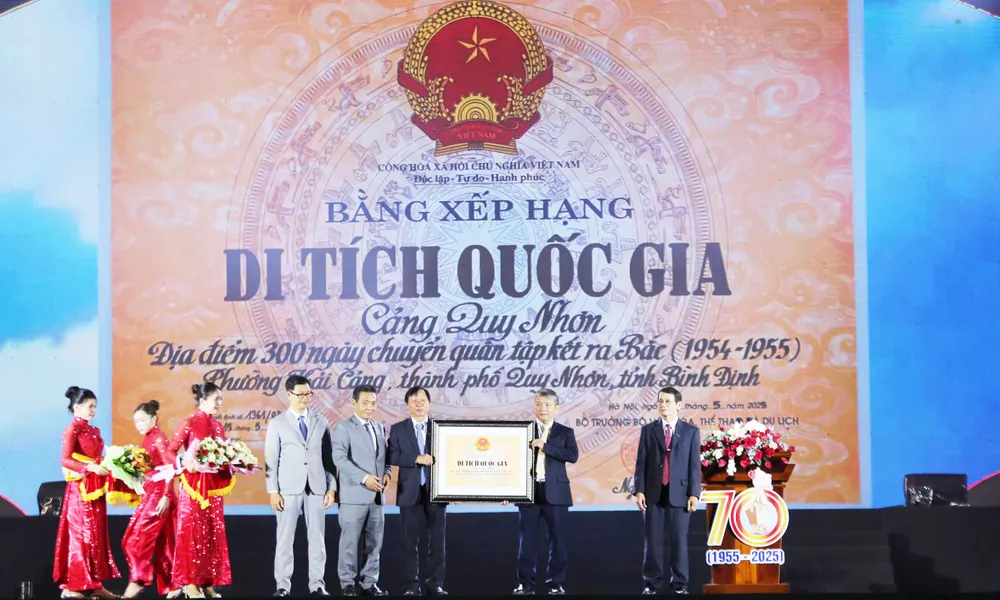 Di tích Cảng Quy Nhơn - Điểm 300 ngày tập kết ra Bắc được Bộ VH-TT-DL xếp hạng Di tích Quốc gia z6608965857019_fa23865a7e0d306392e60febe845b5ee.jpg