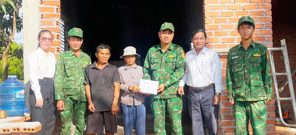 Chương trình xóa nhà tạm, nhà dột nát tại Bình Định đã huy động được tinh thần đoàn kết từ trên xuống người của hệ thống chính trị tỉnh z6606166269210_a7ab19870d7aaa62641e41e032ba8dde.jpg
