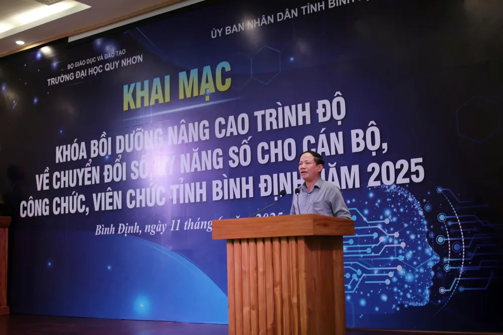Ông Phạm Anh Tuấn, Chủ tịch UBND tỉnh Bình Định phát biểu chỉ đạo z6693939531331_9b7e163aa9dce7119cfe66a8e7d56935.jpg