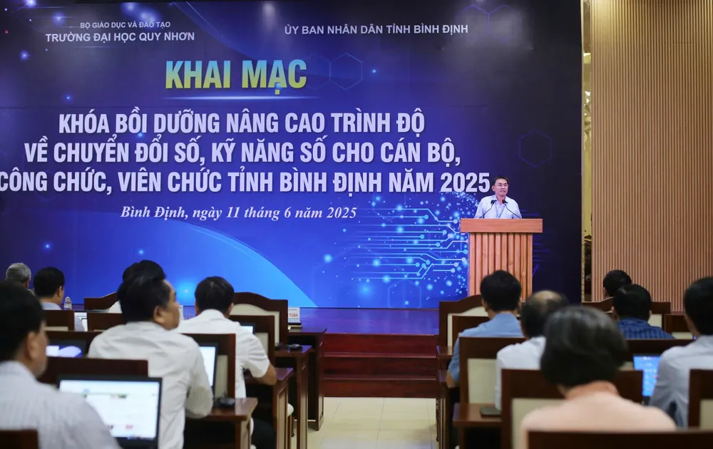 Lễ khai giảng khóa bồi dưỡng z6693940821989_d41b45910582e3a9217832afac677008.jpg