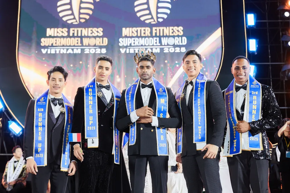 Các mister đăng quang tại đêm chung kết. Ảnh: BTC _PTV4081.jpg